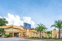 Howard Johnson by Wyndham Historic Lake Charles Отели в г. Лейк-Чарльз