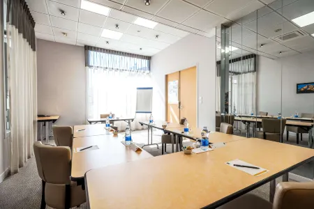 Quality Hotel Pau Centre Bosquet Отели в г. Пау