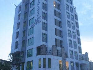 Golden Park Apartment Hotel