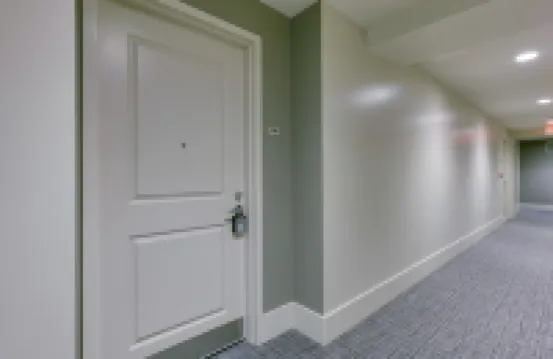 Modern 1Br Apartment - Free Parking!