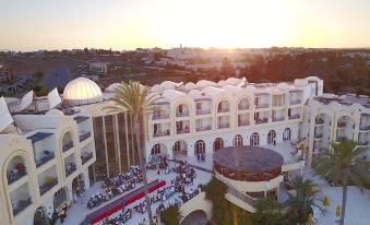 Eden Star Resort - Housity