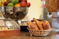 Hôtel le Dauphin - breakfast