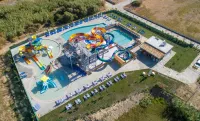 Selini Suites & Waterpark - Family