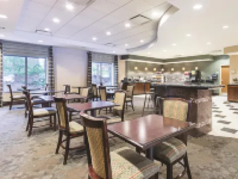 La Quinta Inn & Suites by Wyndham Bel Air/I-95 Exit 77A Hoteles en Edgewood