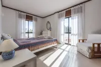 Fish House Flat with pool
