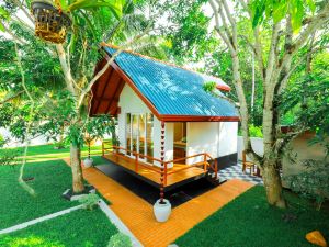 Kurumba Luxury Cabin