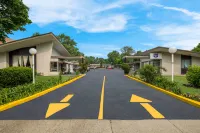 Knights Inn Burlington, on Hotels in Burlington