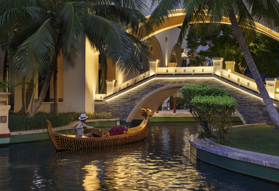 페어몬트 산야 수영장