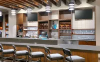 Hyatt Place Anchorage Midtown - bar