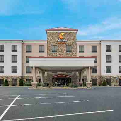 Comfort Suites Hotel Exterior