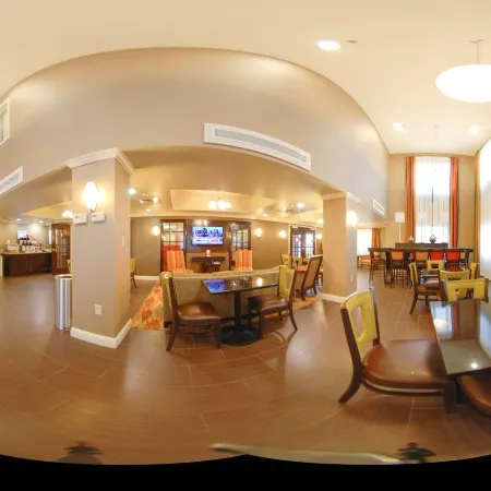 Holiday Inn Express & Suites Pine Bluff by IHG