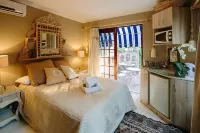 The Art Guesthouse Hotels in Schoemansville