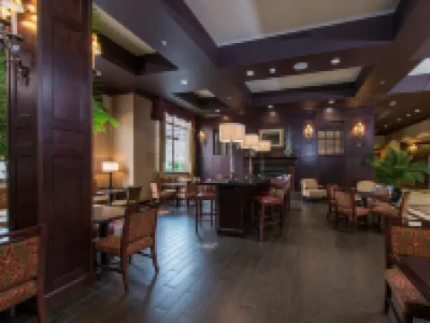 ハンプトン イン & スイーツ アルバニー - ダウンタウン オールバニーのホテル