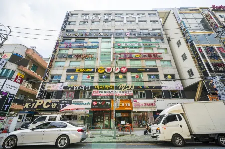 Changwon Sangnam-Dong Hotel T.T Отели рядом со станцией Changwonjungang Railway Station