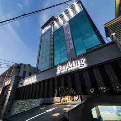 Goyang Luxe Hotel Exterior