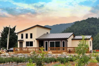 Yangyang Muloreum Pension Hotels near Jukdo Beach