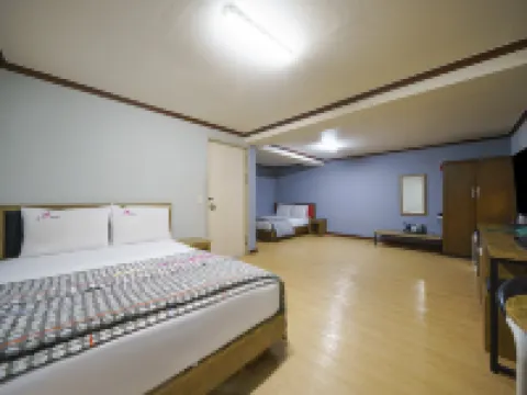 Gyeongsan Bless Hotels in Gyeongsan-si