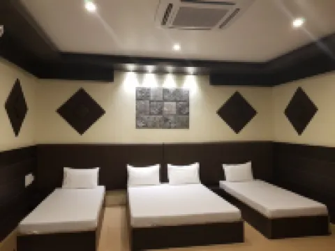 Chakravarthi Inn Hotels in Tiruchendur