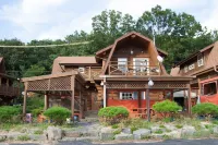 Boryeong Rich Valley Log Village Pension - Swimmingpools