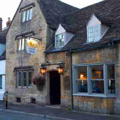 The Lion Inn Hotel Exterior