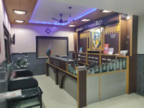 Damji Hotel デブブホミ・ドワーカのホテル