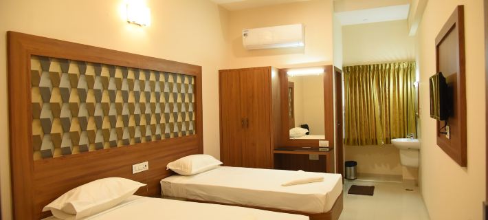 Hotel Gokul Grande Отели в г. Ироду