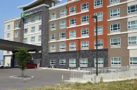 Holiday Inn Express & Suites Edmonton SW – Windermere
