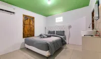 Guest House Amalia Hotels near Oppo Store Plaza Buaran