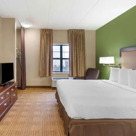 Studio 6 Corporate Extended Stay Chicago Lisle IL