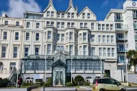 The Empress Hotel Hotels near Dealz
