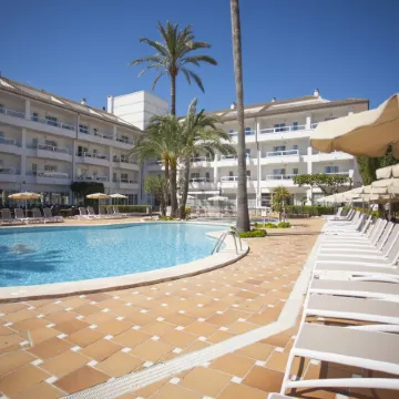 Grupotel Santa Eulària & Spa - Adults Only Отели рядом с достопримечательностью «Пристань для яхт Санта-Эулалия»