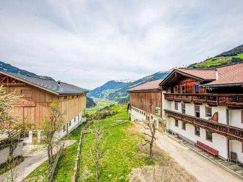 Lovely Apartment in Hainzenberg Next to Forest - 3 estrellas