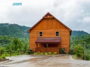 Mountain View Pool Lodge