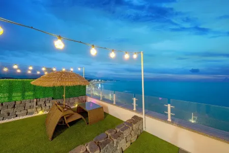 Gangneung Theview Pension Отели рядом с достопримечательностью «Джумунджин- Бич»