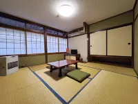 Ryokan Chogoro Hotel dekat Jembatan Nakabashi