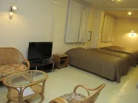 Mackintosh Hotels near Moegi Village