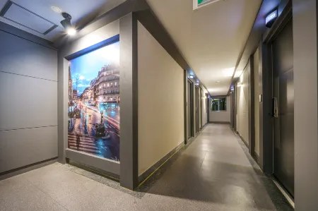 Gwangju Yongbong-Dong Yaja Gwangju Yongbong Branch Отели рядом с достопримечательностью «Jungoe Park»