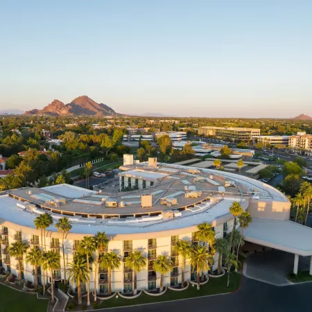 Embassy Suites by Hilton Phoenix Biltmore