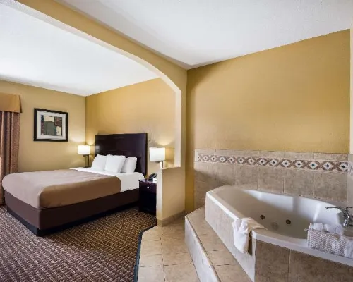 Quality Inn Hotels in Saylor
