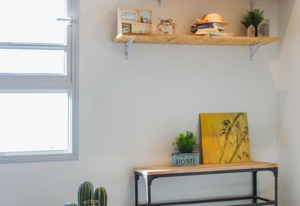 2 mins from beach renovated flat! Over view