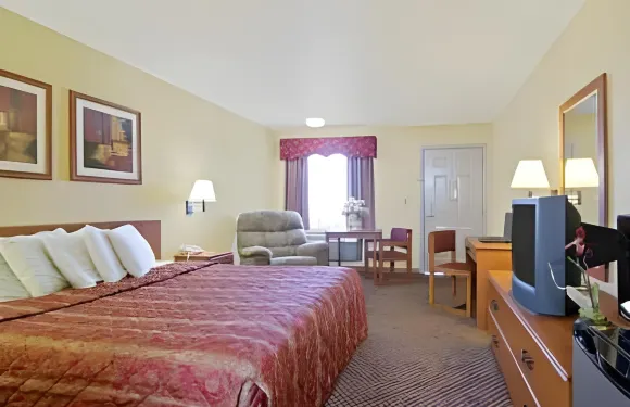 小石城布賴恩特美洲最佳價值套房酒店