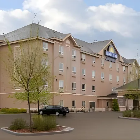 PRAIRIE CREST RED DEER by IHG