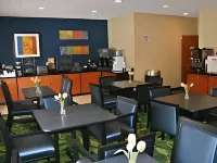 Fairfield Inn & Suites Youngstown Boardman/Poland - breakfast