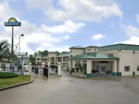 Days Inn by Wyndham Greenville Hotels in Greenville