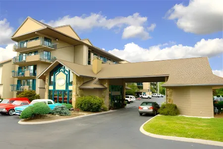 Arbors at Island Landing Hotel & Suites Отели в г. Пиджен Фордж