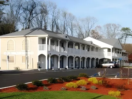 Studio Inn and Suites