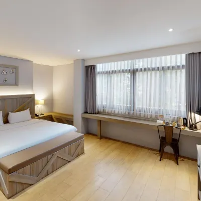 Beehive Boutique Hotel Hotels near Cafe Halaman