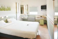 Ibis Budget Santeny Hotels in Combs-la-Ville