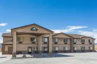 Days Inn by Wyndham High Level Hotels in High Level