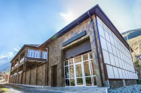 Mountain Saniba Eco Hotel Отели в г. Пригородный район